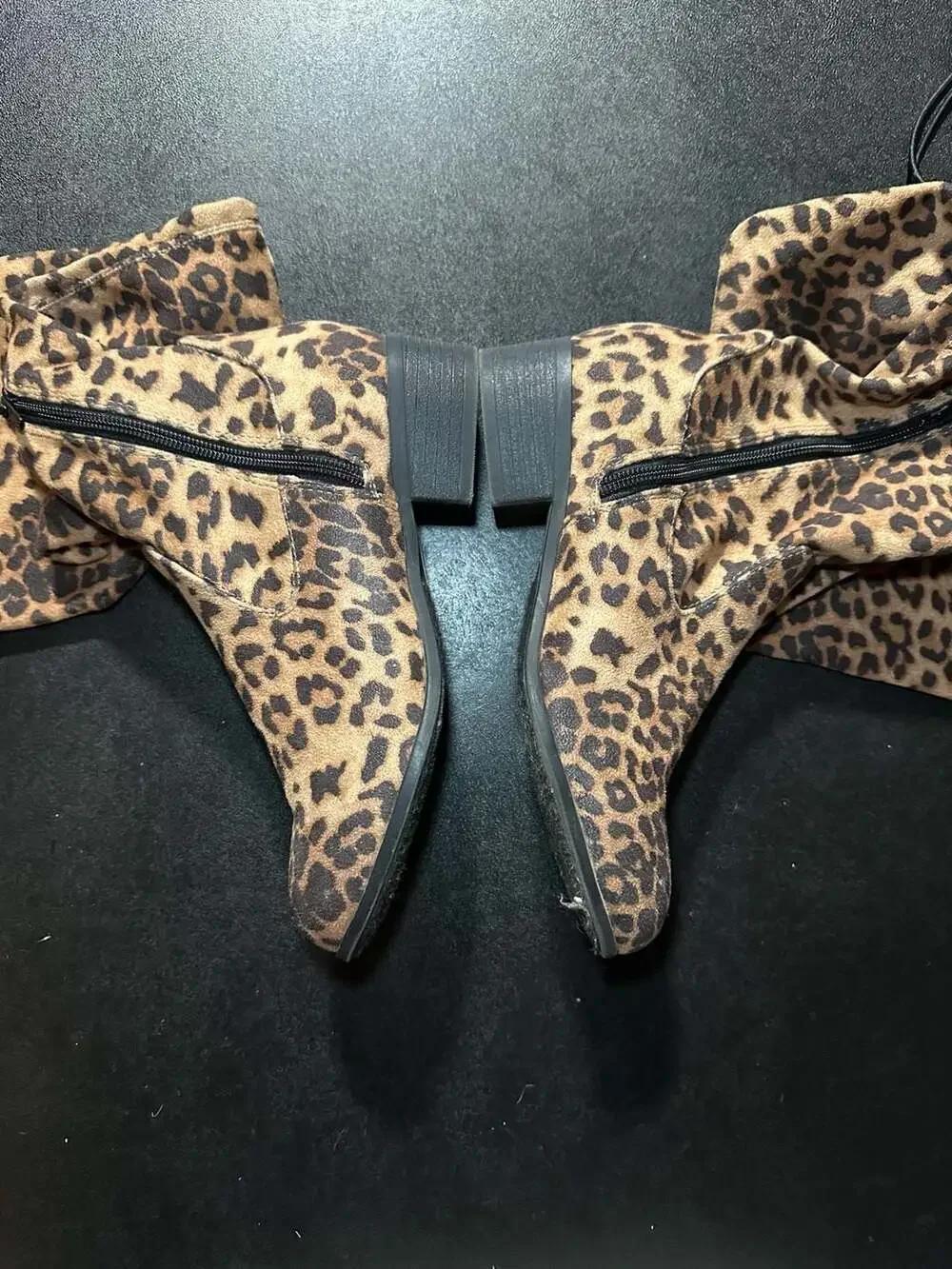 Buckle leopard print